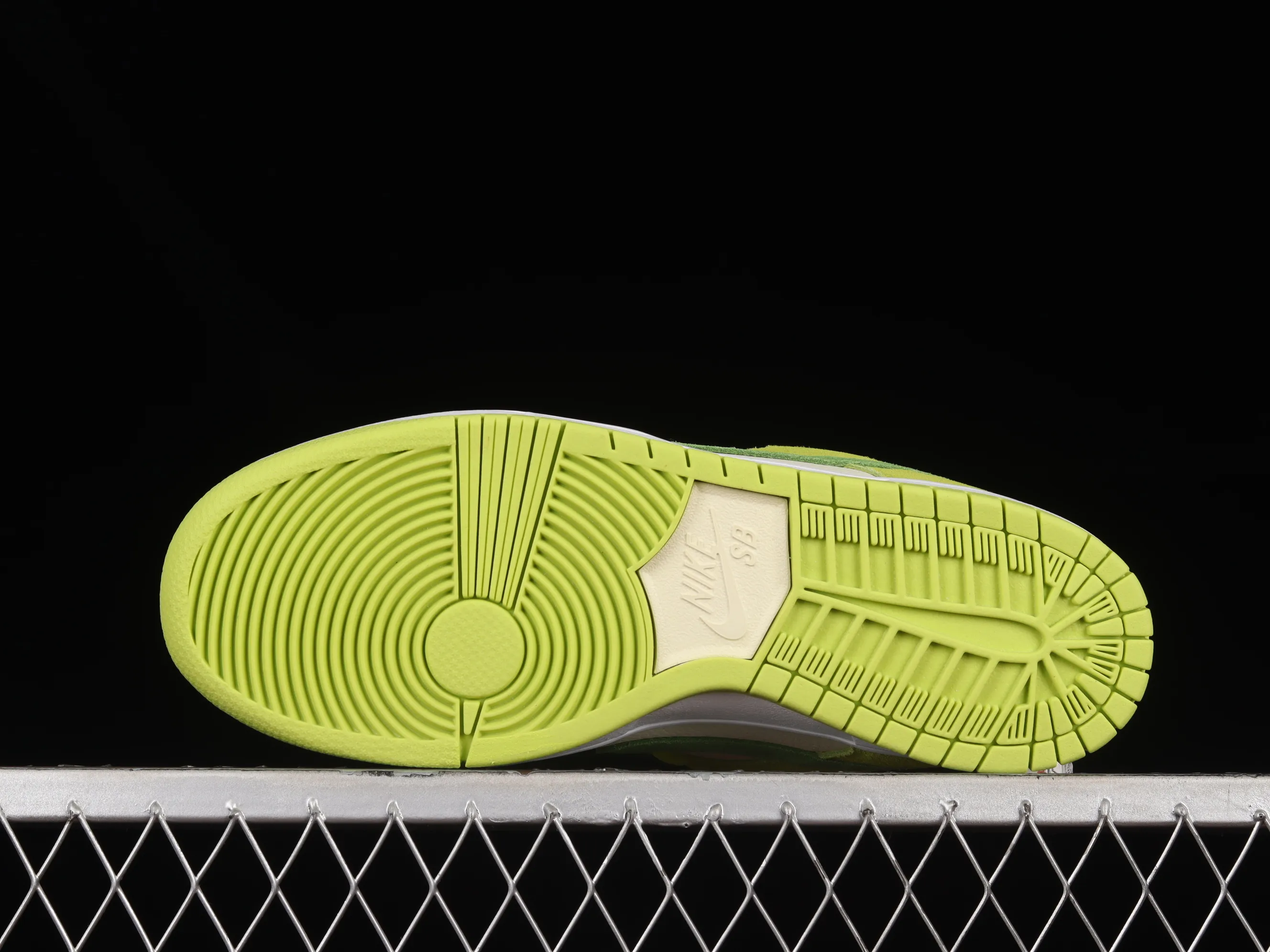 All categories Nk SB Dunk series Nk SB Dunk Low low-top sneakers M version pure original Nk SB Dunk Low "Green Apple" Apple green SB low-top sports and leisure sneakers DM0807-300